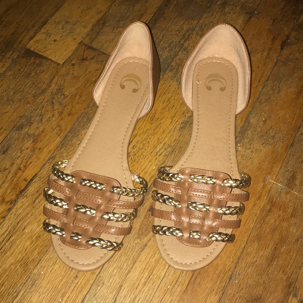 brown & gold flat sandals